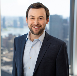 Andrew Bauer headshot